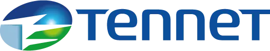 Tennet Logo Das Logo von TenneT zeigt eine stilisierte Weltkugel in den Farben Blau, Grün und Weiß neben dem Firmennamen in fetten blauen Buchstaben.